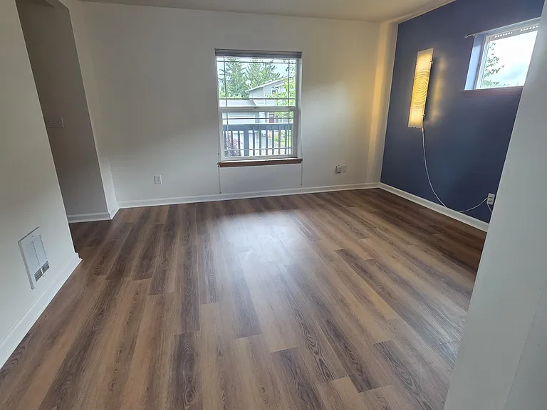 407 NE Max William Loop — Photo 2