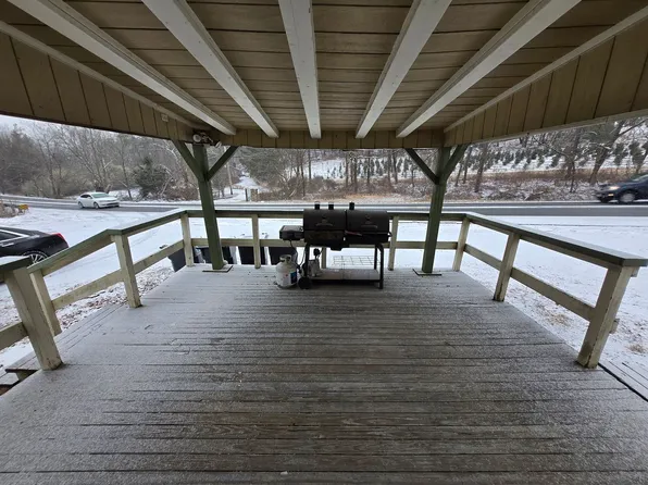 712 Summer Valley Rd, New Ringgold, PA 17960