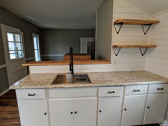 4th image of 2300 6th St APT 2