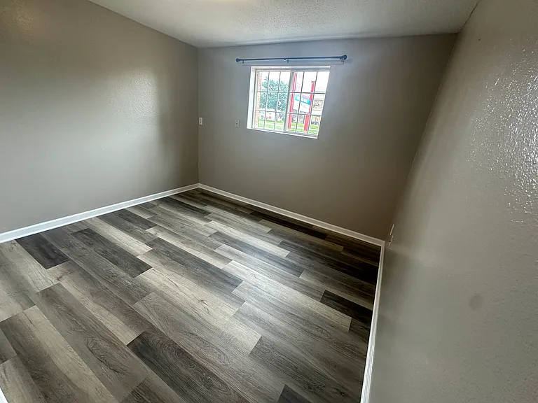 1314 W Pasewalk Ave #6 — Photo 12