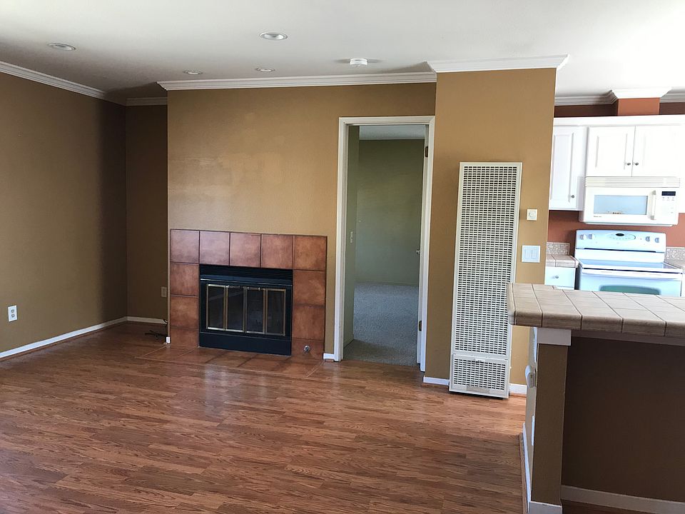 2nd image of 244 Van Buren St APT B