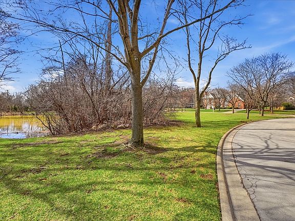 5th image of 9045 Turnberry Dr