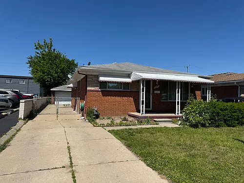 8847 Woodbine Photo 1