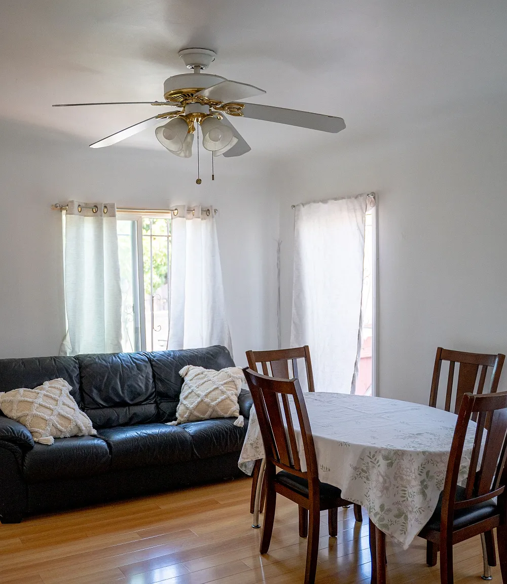 3 bed, 975 sqft, $1,250 — Photo 2