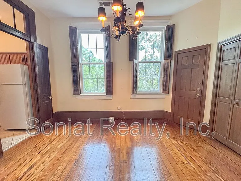 2726 Prytania St #7 — Photo 14