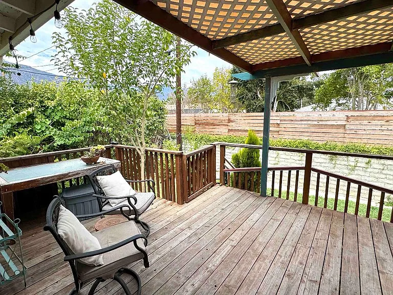 406 Crestview Dr — Photo 15