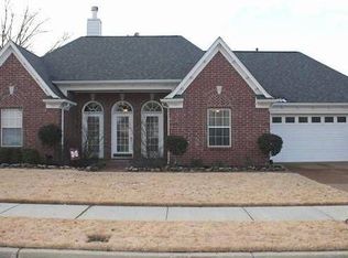 1337 River Bank Dr, Collierville, TN 38017