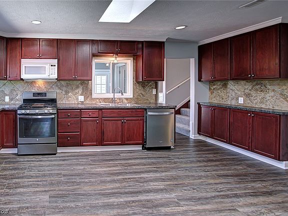 2nd image of 661 East Dr