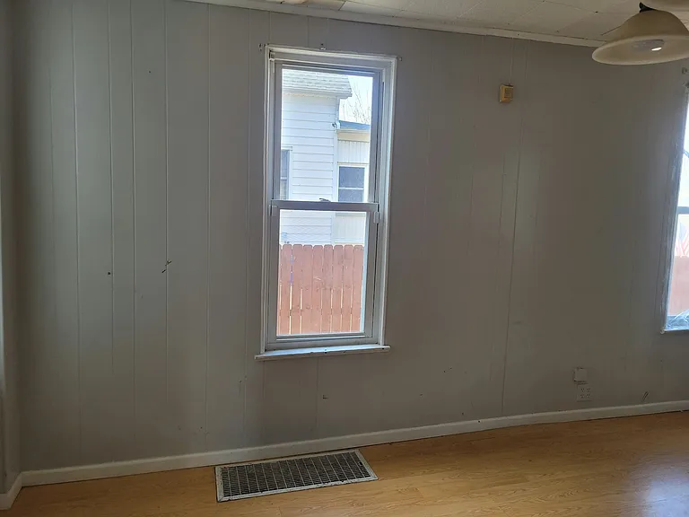 505 E Virginia Ave — Photo 3