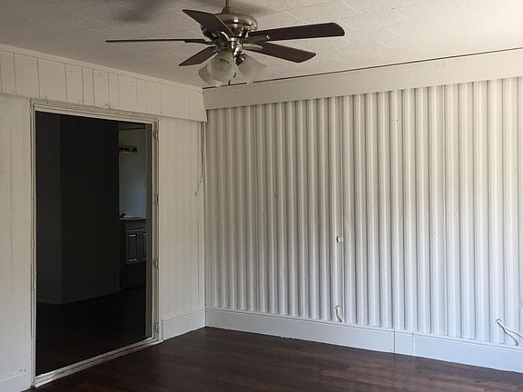 3rd image of 704 Blazier St #D