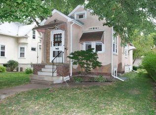 1032 23rd Ave SE, Minneapolis, MN 55414