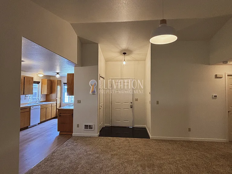 61875 Avonlea Cir — Photo 3