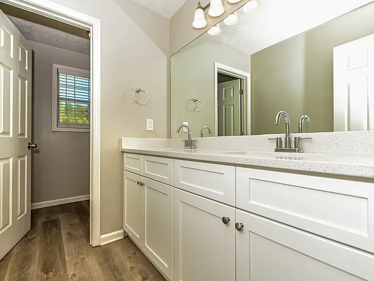 135 Stratmore Pl — Photo 20