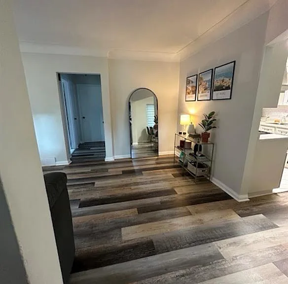 926 Thompson Blvd — Photo 5
