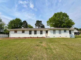 1806 Oak Bowery Rd, Opelika, AL 36801