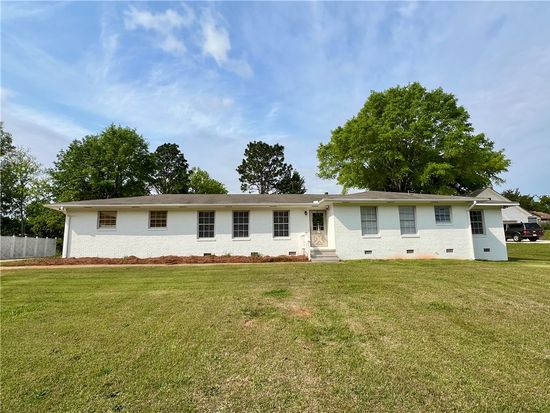 1806 Oak Bowery Rd, Opelika, AL 36801