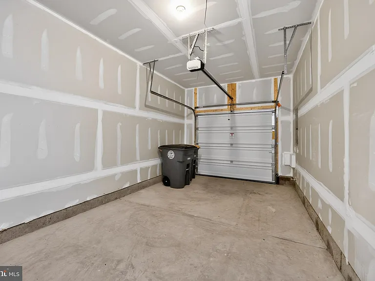 113 Abramo Victor Dr — Photo 32