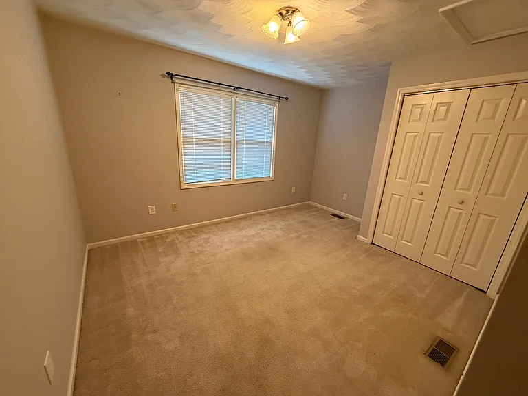 1724 Downey St — Photo 4