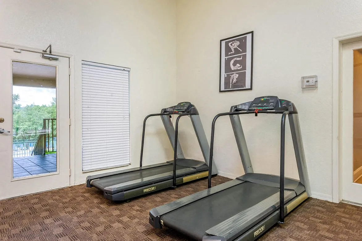 Woodhill Apartments — Photo 4
