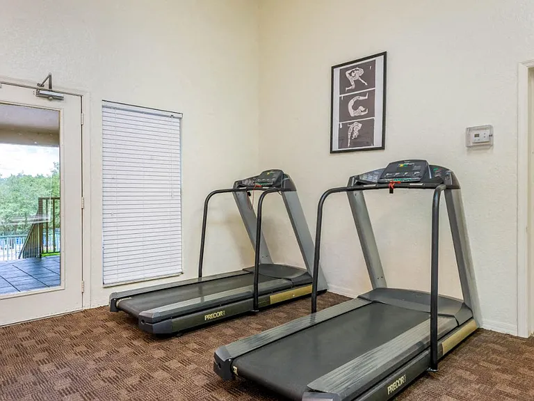 Woodhill Apartments — Photo 4