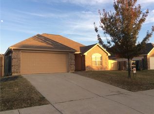 805 Countryside Dr, Aubrey, TX 76227