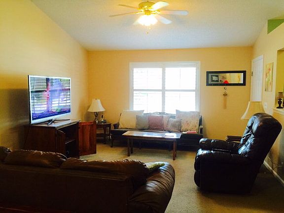 4th image of 208 S Teakwood Ct