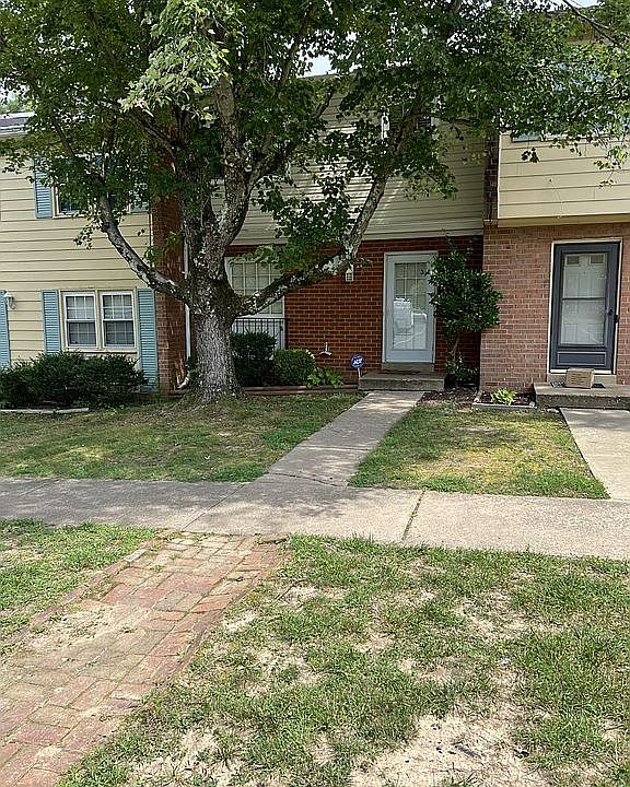 1st image of 3935 Breezy Ct #3935