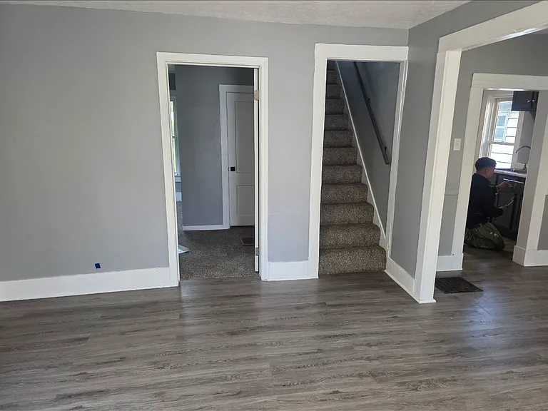 707 W Cleveland Ave — Photo 2