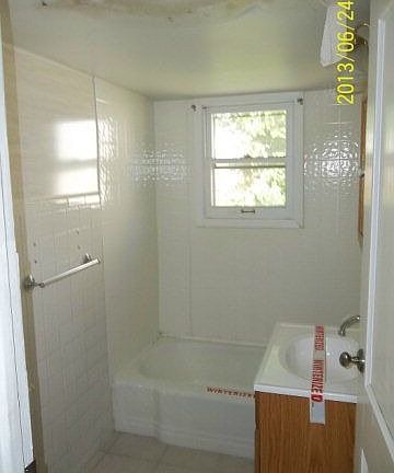 3rd image of 248 Long St