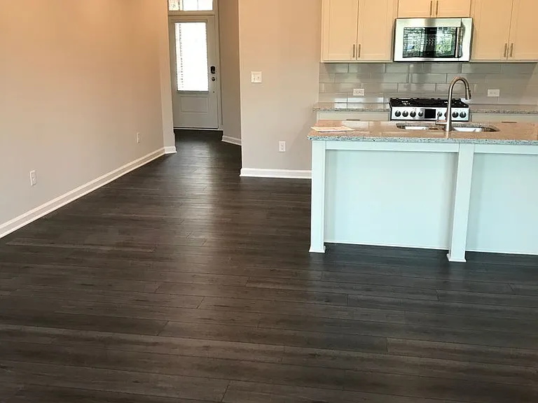 1302 Endicott Ct — Photo 22