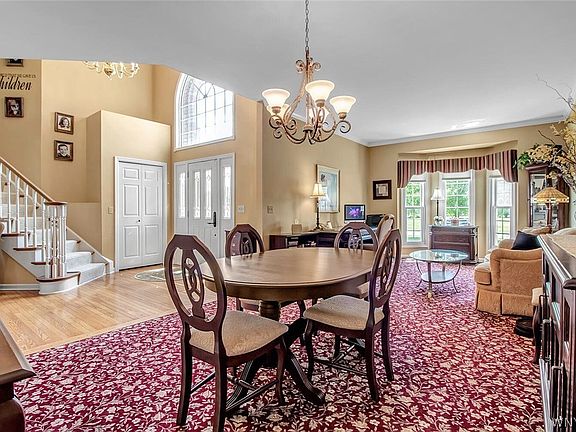 4th image of 8144 Oak Leaf Ln