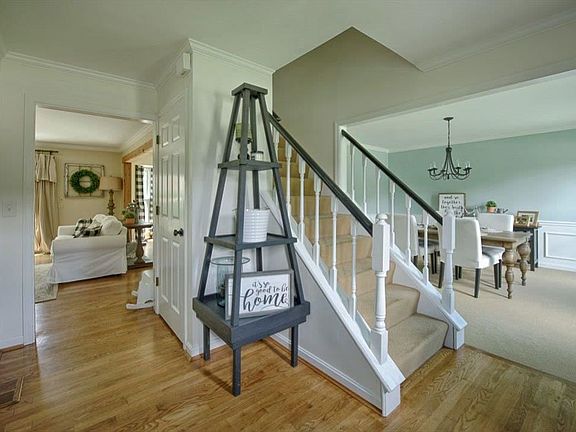 4th image of 7844 Meadowcreek Dr