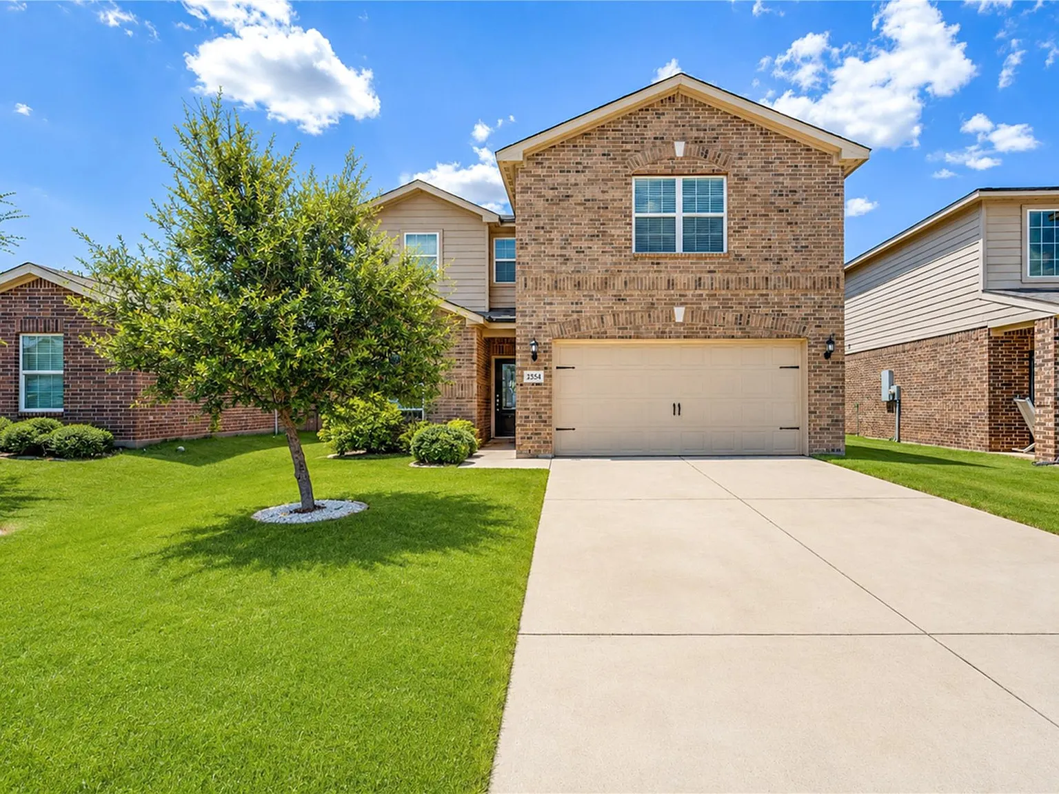 5 bed, 2.5 bath, 2605 sqft, $2,600 — Photo 3