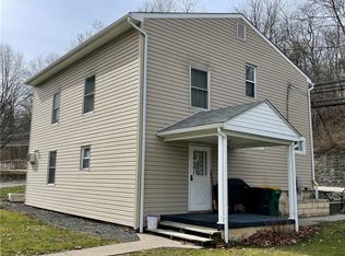 808 Millers Run Rd, Cecil, PA 15321