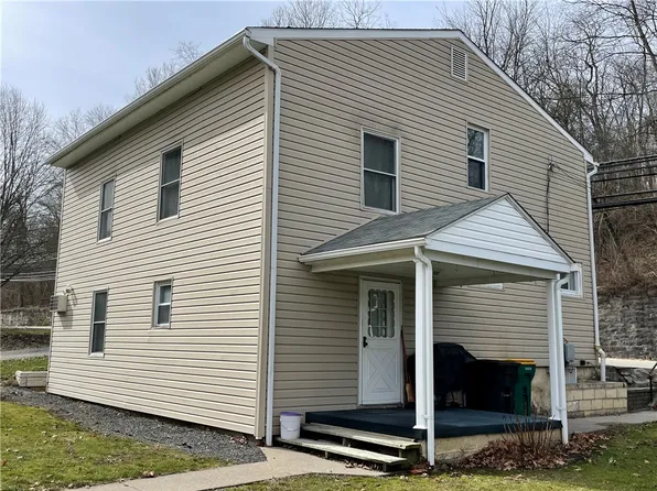 808 Millers Run Rd, Cecil, PA 15321