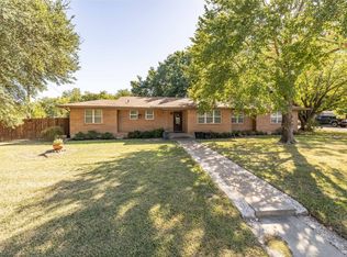 2002 Carpenter St, Bridgeport, TX 76426