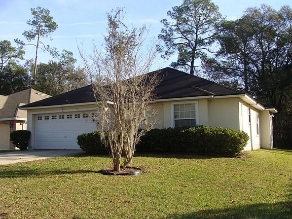 Front yard view 3