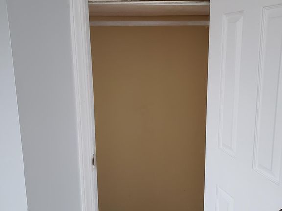 2nd image of 493 Bergen St #1R
