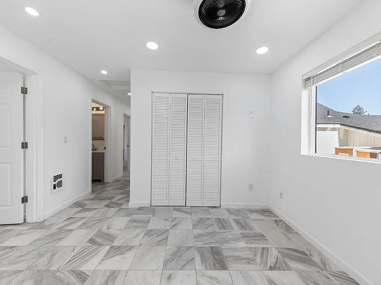 20485 Oregon #99W — Photo 16
