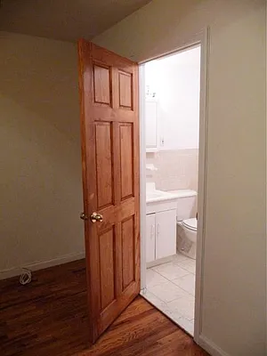 Rented by Perry Associates NYC Inc | media 41