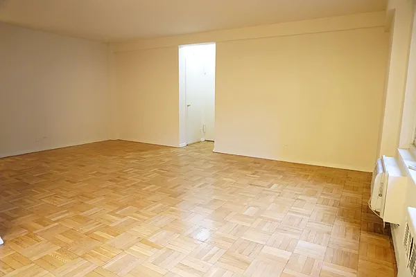 Rented by Manhattan Apartment Organization | media 12