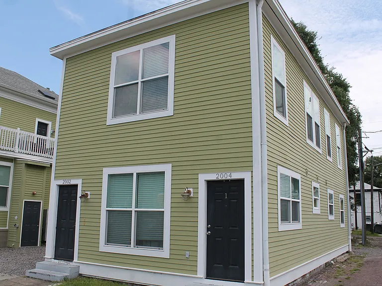 2002 Montgomery St #2 — Photo 1