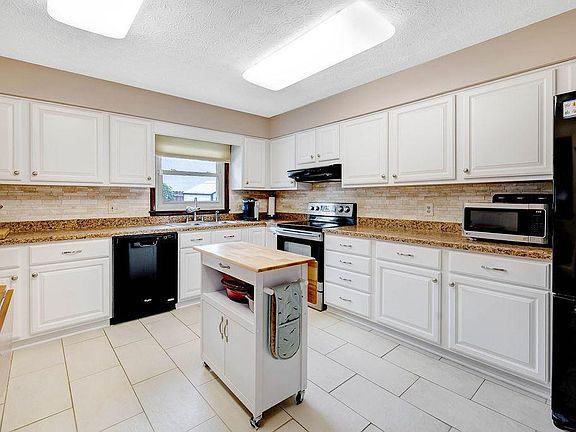 4th image of 577 Liberty Ln