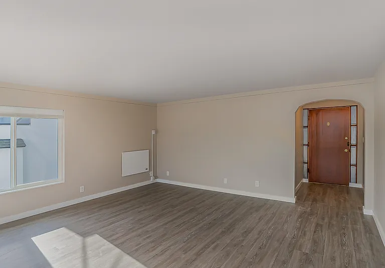 1732 Dexter Ave N — Photo 4