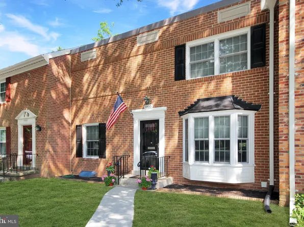 5955 Queenston St, Springfield, VA 22152