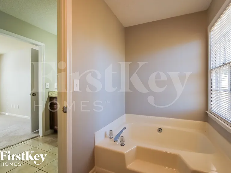 130 Whisperwood Ln NW — Photo 9