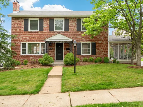 8033 Rosiline Dr, Saint Louis, MO 63105