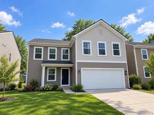 581 Village Point Cir