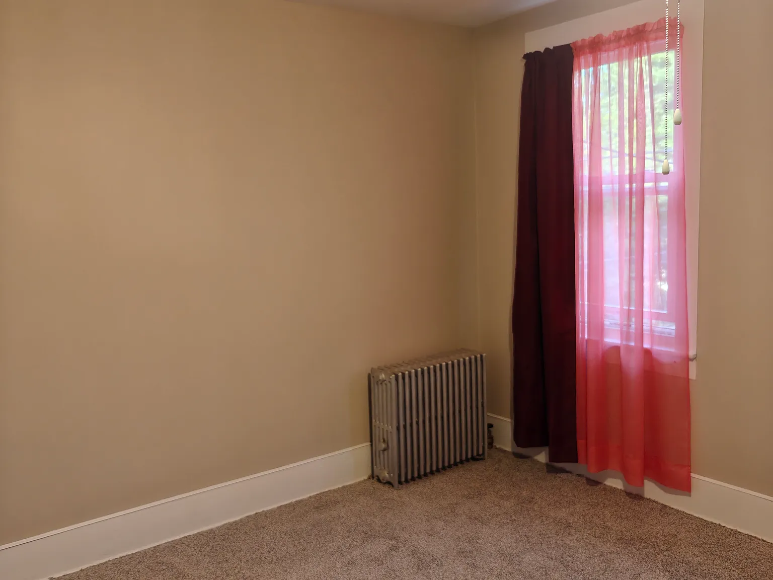 3 bed, 1184 sqft, $1,550 — Photo 2