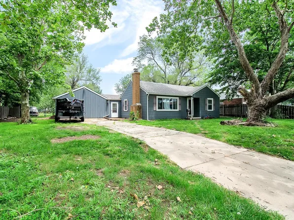 3032 E Evans St, Wichita, KS 67216